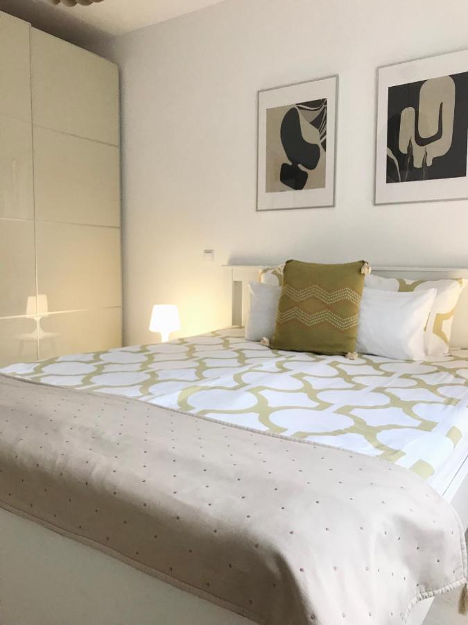 Elizabeth Garden Premium Apartment Кечкемет Екстер'єр фото